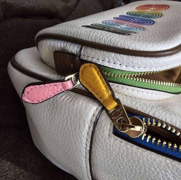 SOLD! SOLD! - Picture 3 of 13